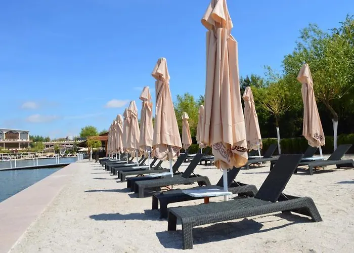 La Scoica Land Navodari