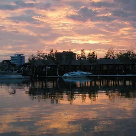 Hotel La Scoica Land